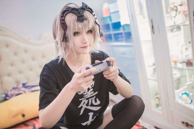 欧冠罕见一幕:阿贾克斯1分钟2红牌+被判点球!双中卫瞬间离场-必威体育在线入口(图2) 必威体育娱乐